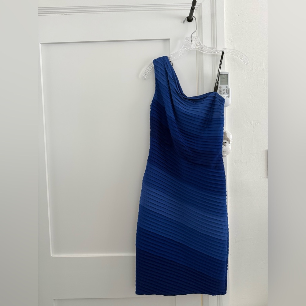 Tadashi Shoji ombré blue textured stripe one shoulder dress